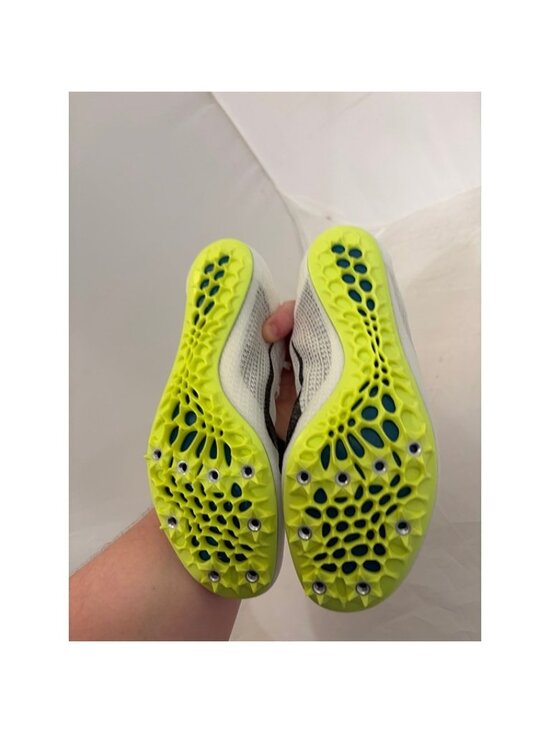 Athletic_Shoes